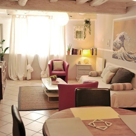 Appartement T2 Sur Place Tranquille Avec Camera Metz Exterior foto